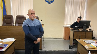 У Кременчуці допитали батьків травмованої дитини в наслідок падіння дерева у дитсадку У Кременчуці допитали батьків травмованої дитини в наслідок падіння дерева у дитсадку