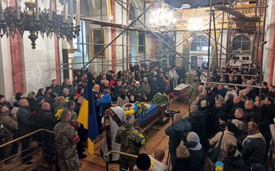 У Луцьку попрощалися з загиблими на Харківщині бійцями Олександром Семенюком та Іваном Кумбровим У Луцьку попрощалися з загиблими на Харківщині бійцями Олександром Семенюком та Іваном Кумбровим
