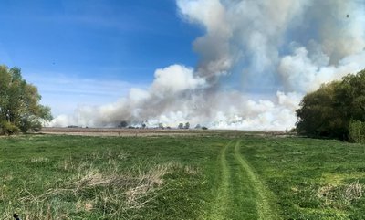 На Хмельниччині під час пожежі працівники ДСНС врятували людину На Хмельниччині під час пожежі працівники ДСНС врятували людину
