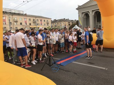 У Рівному провели благодійний забіг у вишиванках У Рівному провели благодійний забіг у вишиванках