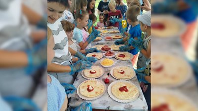 "Це птиця, з якої продається все": на Чернігівщині створили екоферму зі страусами "Це птиця, з якої продається все": на Чернігівщині створили екоферму зі страусами