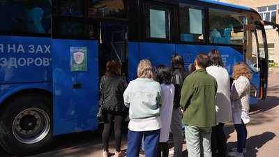 Щепили понад півтори тисячі людей: на Кіровоградщині до тижня імунізації влаштували виїзну вакцинацію Щепили понад півтори тисячі людей: на Кіровоградщині до тижня імунізації влаштували виїзну вакцинацію