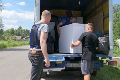 Як відбувається евакуація людей з прикордонної Дружби на Сумщині: репортаж