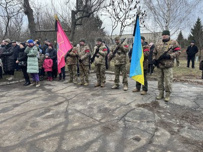 У Старому селі на Сумщині поховали солдата Руслана Тарана У Старому селі на Сумщині поховали солдата Руслана Тарана
