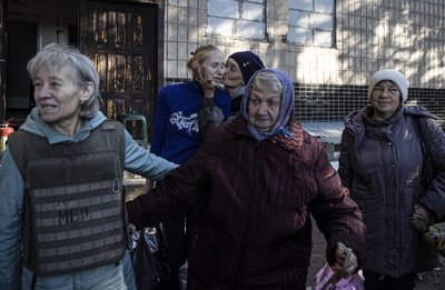 Дворічна, Харківщина, евакуація людей з селища, яке постійно перебувало під обстрілами, 25 вересня 2022 року Дворічна, Харківщина, евакуація людей з селища, яке постійно перебувало під обстрілами, 25 вересня 2022 року