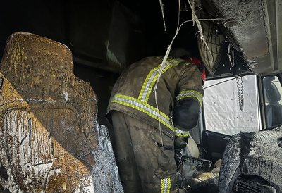 В Ужгороді внаслідок пожежі у вантажівці водій отримав опіки В Ужгороді внаслідок пожежі у вантажівці водій отримав опіки