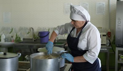 «Знаю, що дитина буде наїжена»: як відбувається безоплатне харчування у черкаських школах «Знаю, що дитина буде наїжена»: як відбувається безоплатне харчування у черкаських школах