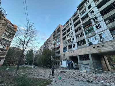 Один загиблий, четверо поранених: армія РФ вдарила авіабомбами по Краматорську Один загиблий, четверо поранених: армія РФ вдарила авіабомбами по Краматорську