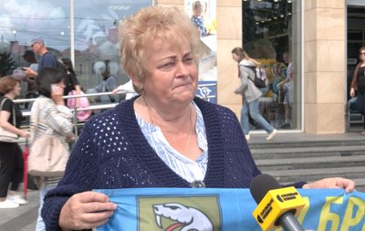У Луцьку рідні полонених і зниклих безвісти підняли "Прапор надії"