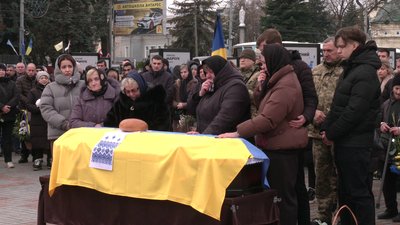 Загинули у бою: з військовими Тимуром Шанавою та Юрієм Звінчуком попрощалися у Рівному Загинули у бою: з військовими Тимуром Шанавою та Юрієм Звінчуком попрощалися у Рівному