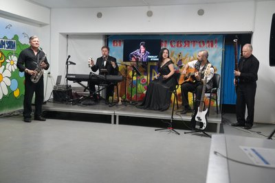 "Діти — наше майбутнє": як благодійний фонд "Крила Фундейшн" підтримує родини на Херсонщині "Діти — наше майбутнє": як благодійний фонд "Крила Фундейшн" підтримує родини на Херсонщині