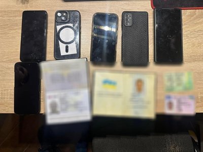 Чотири тисячі доларів з людини: на Закарпатті затримали підозрюваного у переправленні чоловіків за кордон Чотири тисячі доларів з людини: на Закарпатті затримали підозрюваного у переправленні чоловіків за кордон