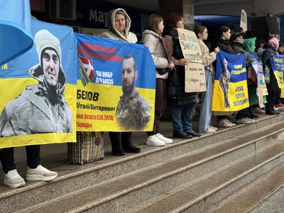 У Полтаві провели акцію-нагадування про військовополонених У Полтаві провели акцію-нагадування про військовополонених