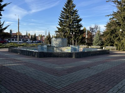 У Кременчуці завершили підготовку міських фонтанів до зимового періоду У Кременчуці завершили підготовку міських фонтанів до зимового періоду