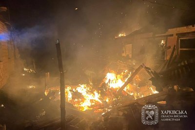 У Великому Бурлуку зайнялася пожежа через удар БпЛА У Великому Бурлуку зайнялася пожежа через удар БпЛА