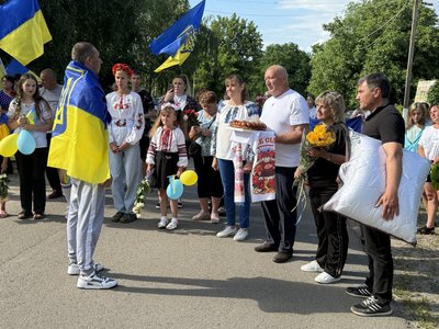 Звільнений з полону морпіх Дмитро Єрошин повернувся на Миколаївщину