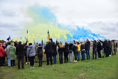 У Снігурівці попрощалися із загиблим військовим Олександром Калашніком У Снігурівці попрощалися із загиблим військовим Олександром Калашніком