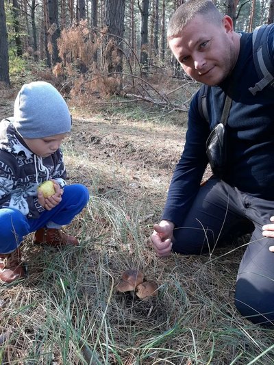 "Для мене і дітей він герой": інтерв’ю з дружиною сапера з Дніпропетровщини, який загинув під час розмінування Сумщини "Для мене і дітей він герой": інтерв’ю з дружиною сапера з Дніпропетровщини, який загинув під час розмінування Сумщини