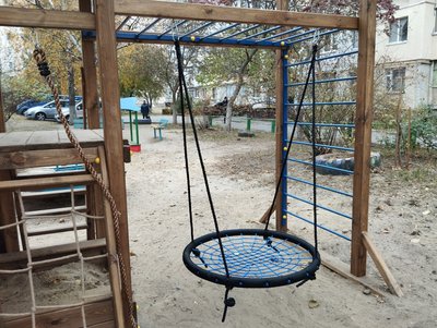 У Полтаві за понад мільйон гривень оновлюють шість дитячих майданчиків