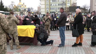 З добровольцем Максимом Барановським попрощались у РІвному З добровольцем Максимом Барановським попрощались у РІвному