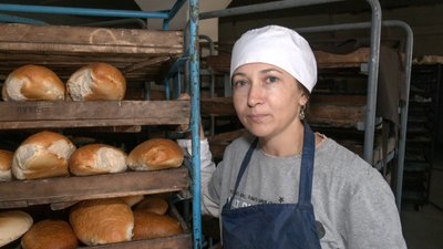 Пекарня хліб бізнес працівниця пекарні Євгенія Слов’янськ Донецька область 19 листопада 2024 рік Пекарня хліб бізнес працівниця пекарні Євгенія Слов’янськ Донецька область 19 листопада 2024 рік