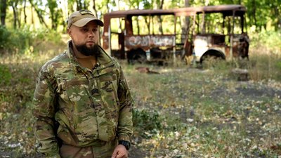 позивний "Москіт" військовослужбовець 15-ї бригади НГУ "Кара-даг" Олександр артилерія Покровський напрямок Донецька область 27 вересня 2024 рік позивний "Москіт" військовослужбовець 15-ї бригади НГУ "Кара-даг" Олександр артилерія Покровський напрямок Донецька область 27 вересня 2024 рік