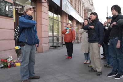 "Тут немає "русского міра": в Одесі поклали квіти на місце сутичок 2 травня 2014 року "Тут немає "русского міра": в Одесі поклали квіти на місце сутичок 2 травня 2014 року