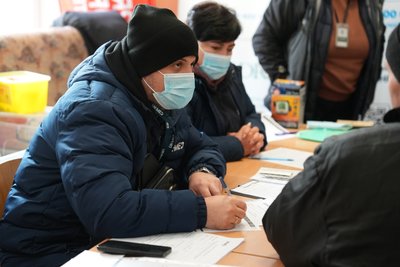 Транзитний центр у Харкові продовжив роботу після російського удару поруч Транзитний центр у Харкові продовжив роботу після російського удару поруч