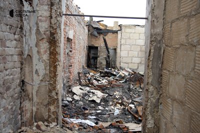 "Летять "шахеди" в наш район": спогади людей, чиї домівки зруйнувала атака РФ на Одесу 1 травня "Летять "шахеди" в наш район": спогади людей, чиї домівки зруйнувала атака РФ на Одесу 1 травня
