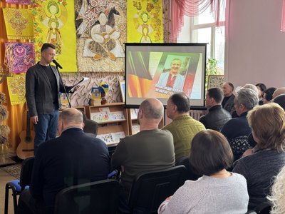 Загинув в перші дні війни: у Сумах презентували книгу про тренера і захисника Олександра Кулика Загинув в перші дні війни: у Сумах презентували книгу про тренера і захисника Олександра Кулика
