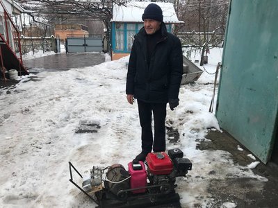 Зробив сам: за день житель Бердичівської громади сконструював генератор, за тиждень – пересувний дровокол Зробив сам: за день житель Бердичівської громади сконструював генератор, за тиждень – пересувний дровокол