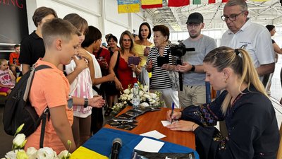 "Це жага до перемоги". Миколаївці зустріли олімпійську чемпіонку Ольгу Харлан "Це жага до перемоги". Миколаївці зустріли олімпійську чемпіонку Ольгу Харлан