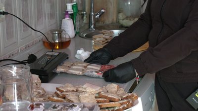 Рівнянка готує для ЗСУ Рівнянка готує для ЗСУ