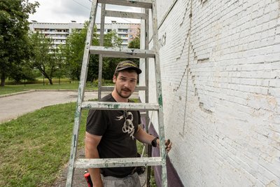 "In memoriam усіх нас": як працювали над мистецькою інтервенцією в Північну Салтівку "In memoriam усіх нас": як працювали над мистецькою інтервенцією в Північну Салтівку