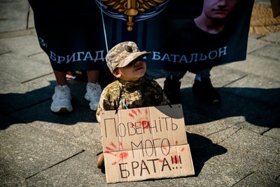 акція родичів полонених морських піхотинців на Майдані Незалежності у Києві, 23 травня 2024 року акція родичів полонених морських піхотинців на Майдані Незалежності у Києві, 23 травня 2024 року