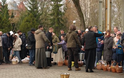 Із вдячністю ЗСУ та родинними традиціями: як відзначали Великдень у Черкасах Із вдячністю ЗСУ та родинними традиціями: як відзначали Великдень у Черкасах