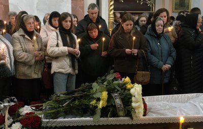 У Луцьку попрощалися з молодшими сержантами Олегом Пронцевичем і Юрієм Кошинським У Луцьку попрощалися з молодшими сержантами Олегом Пронцевичем і Юрієм Кошинським