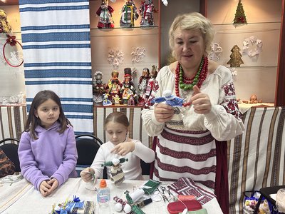 У Луцьку запрацювала "Різдвяна майстерня" У Луцьку запрацювала "Різдвяна майстерня"