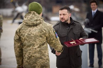 Новий комбриг 47 бригади: на чолі бригади став 26-річний Герой України Максим Данильчук з Житомирщини Новий комбриг 47 бригади: на чолі бригади став 26-річний Герой України Максим Данильчук з Житомирщини