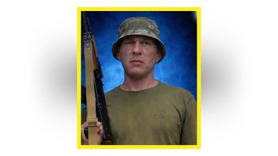 На Чернігівщині попрощалися з військовими Михайлом Новиком та Володимиром Лавриненком На Чернігівщині попрощалися з військовими Михайлом Новиком та Володимиром Лавриненком