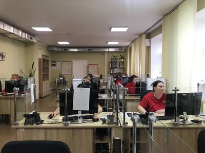 Переселенка з Запоріжжя працює диспетчеркою в Житомирі та мріє про повернення додому Переселенка з Запоріжжя працює диспетчеркою в Житомирі та мріє про повернення додому