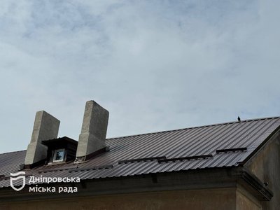 У Чечелівському районі Дніпра відновлюють один з будинків, який двічі пошкодило через обстріли РФ У Чечелівському районі Дніпра відновлюють один з будинків, який двічі пошкодило через обстріли РФ