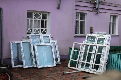 Допомога спонсорів: на Київщині замінили майже 15 тисяч вікон у пошкоджених війною будівлях Допомога спонсорів: на Київщині замінили майже 15 тисяч вікон у пошкоджених війною будівлях