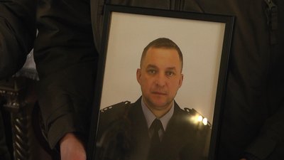 У Хмельницькому попрощалися з поліцейськими Віктором Зюбрієм та Вадимом Королем У Хмельницькому попрощалися з поліцейськими Віктором Зюбрієм та Вадимом Королем