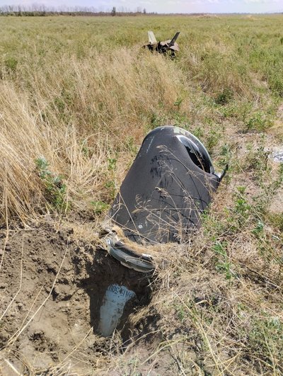 На Херсонщині вибухотехніки виявили та знешкодили російську ракету "Точка-У" На Херсонщині вибухотехніки виявили та знешкодили російську ракету "Точка-У"