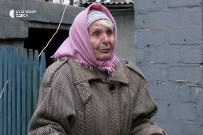 Вирва посеред двору, пошкоджені вікна та відрізаний газ: одесити показали будинки, пошкоджені під час атаки "шахедів" Вирва посеред двору, пошкоджені вікна та відрізаний газ: одесити показали будинки, пошкоджені під час атаки "шахедів"