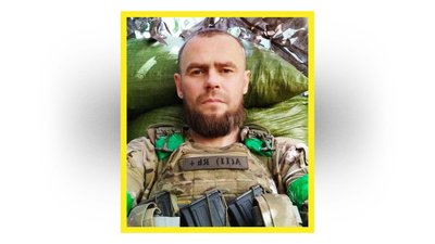 На Чернігівщині попрощались із загиблими захисниками Сергієм Єрмоленком та Сергієм Майстренком На Чернігівщині попрощались із загиблими захисниками Сергієм Єрмоленком та Сергієм Майстренком