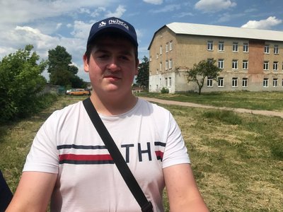 Випічка для ЗСУ: в Овручі місцеві жительки спекли 50 тисяч булочок для військових Випічка для ЗСУ: в Овручі місцеві жительки спекли 50 тисяч булочок для військових