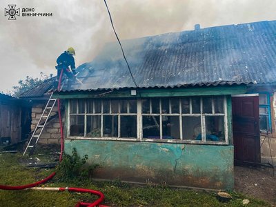 Загинули двоє людей: на Вінниччині рятувальники за добу гасили 22 пожежі Загинули двоє людей: на Вінниччині рятувальники за добу гасили 22 пожежі