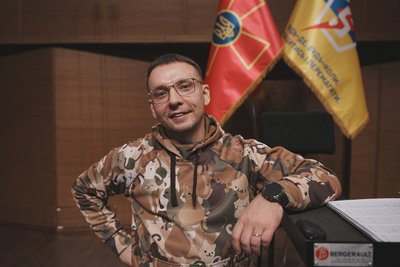 Диригент та офіцер 5 окремої штурмової бригади Сергій Лихоманенко Диригент та офіцер 5 окремої штурмової бригади Сергій Лихоманенко